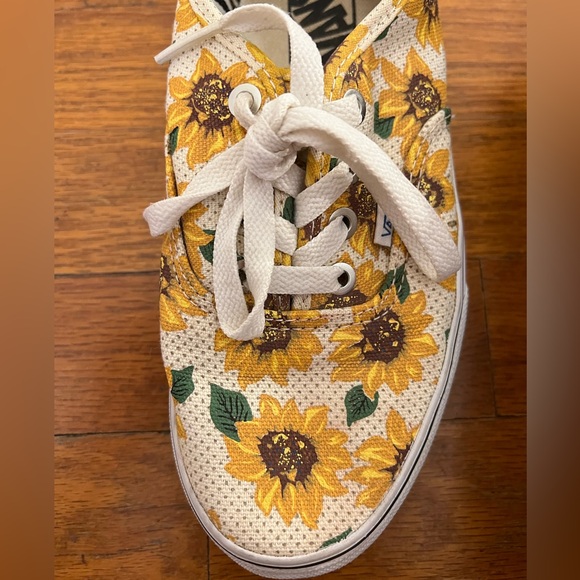 Vans Sunflower Print Sneakers Women’s 7 Yellow Floral Canvas Material - Picture 3 of 7